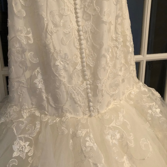 New Tags on Wedding Dress - Never Warn - Picture 8 of 9